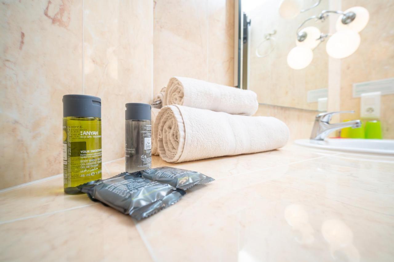 Hotel Beau Soleil Le Lavandou Ngoại thất bức ảnh